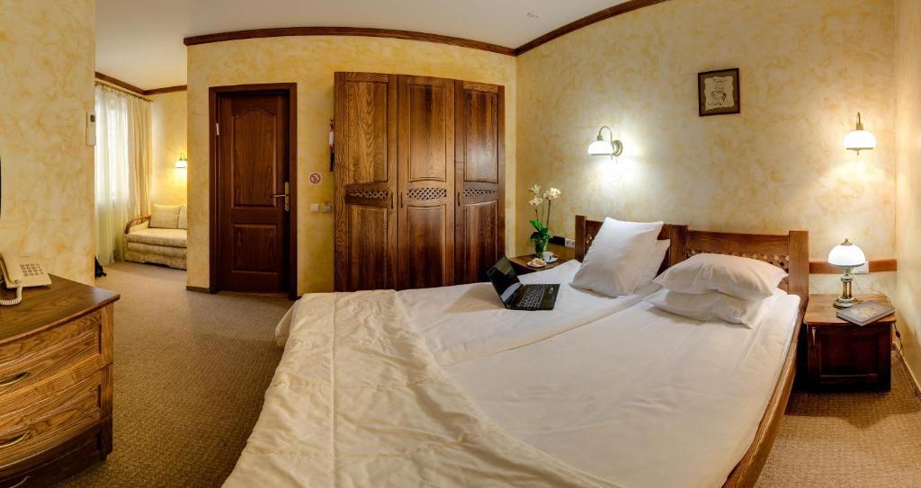 Pid Templem Hotel Ivano-Frankivsk Cameră foto