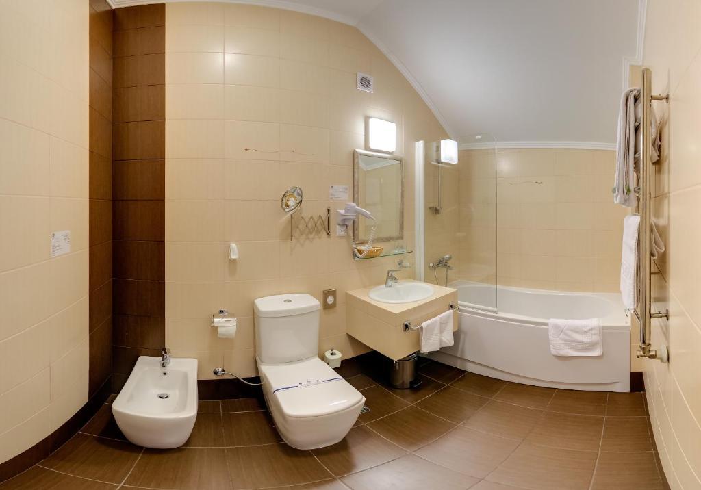 Pid Templem Hotel Ivano-Frankivsk Cameră foto