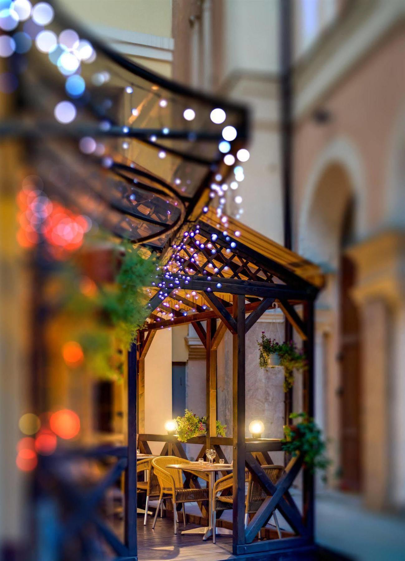 Pid Templem Hotel Ivano-Frankivsk Exterior foto